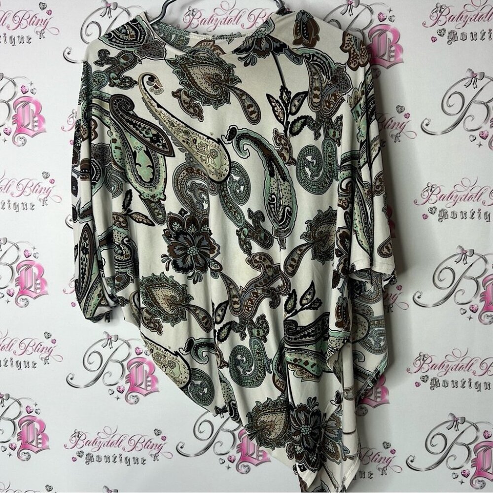 Paisley Print Poncho Top flowy one size fits all green cream boho